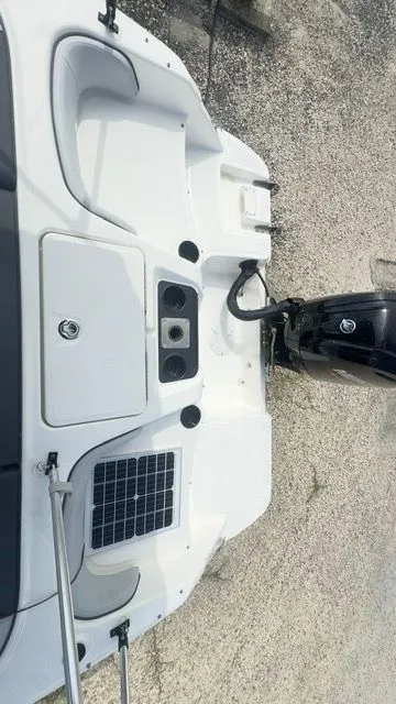 Slide: The Image of Bayliner Element M17 2023 - 19