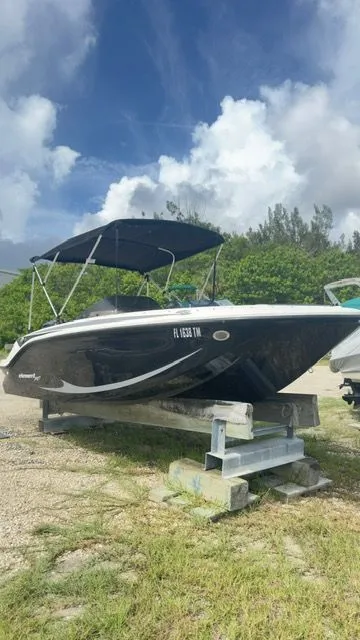 Slide: The Image of Bayliner Element M17 2023 - 3