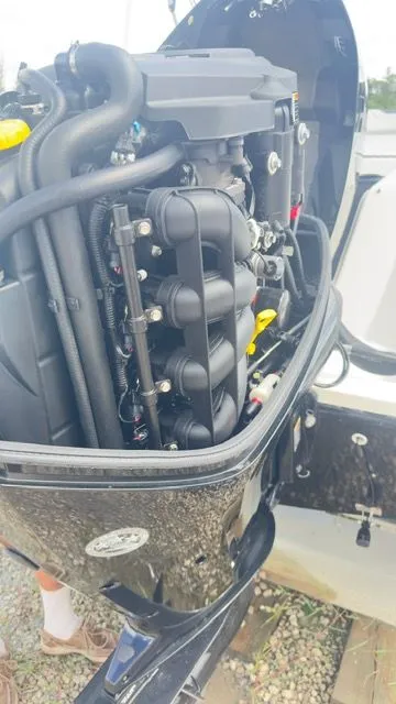 Slide: The Image of Bayliner Element M17 2023 - 5