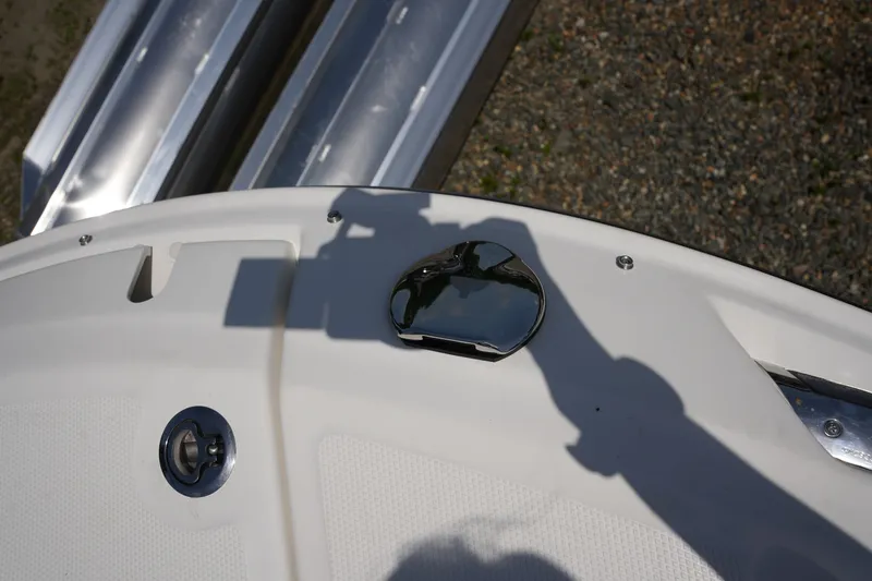 Slide: The Image of Sea Ray SDX 270 2026 - 29