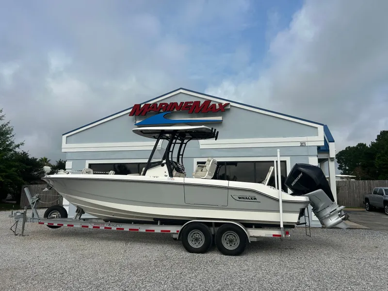 Slide: The Image of Boston Whaler 28 DAUNTLESS 2023 - 2