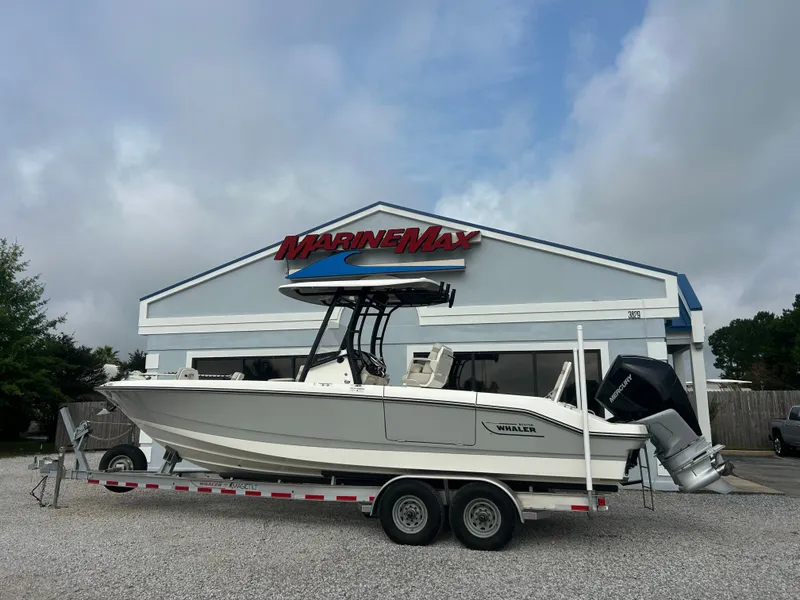 Slide: The Image of Boston Whaler 28 DAUNTLESS 2023 - 3