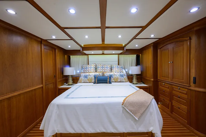 Slide: The Image of Sabre 66 SANDCRAB - Master Stateroom Berth - 24