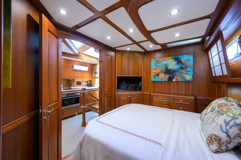 Slide: The Image of Sabre 66 SANDCRAB - Guest Stateroom Berth & TV - 40