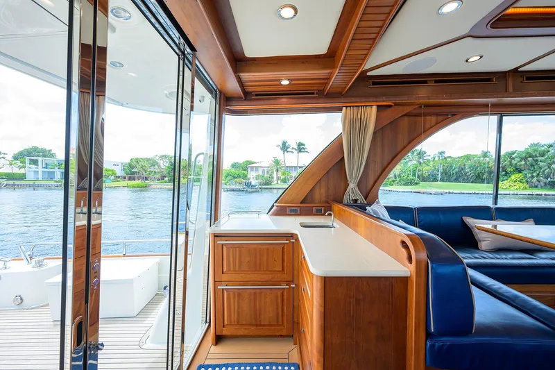 Slide: The Image of Sabre 66 SANDCRAB - Vessel Entrance & Salon - 8