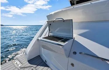 Slide: The Image of Carver 52 Command Bridge 2020 - 14