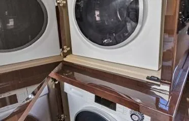 Slide: The Image of Carver 52 Command Bridge 2020 - 31