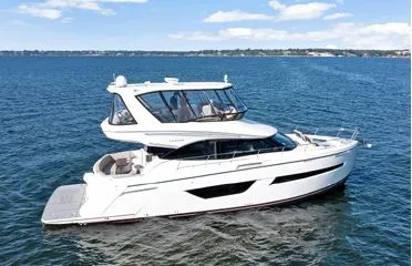 The Image of Carver Yachts 52 Command Bridge 2020 - 1