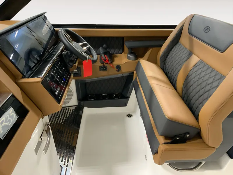 Slide: The Image of Cobalt R35 Surf 2026 - 11