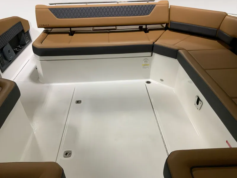 Slide: The Image of Cobalt R35 Surf 2026 - 13