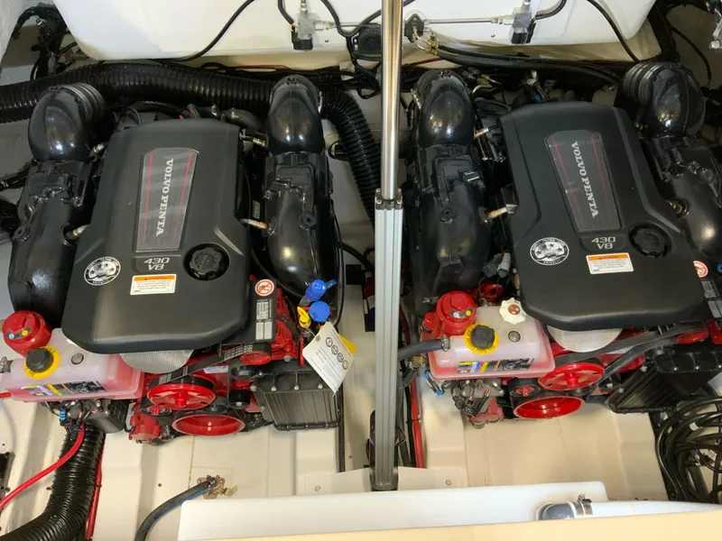 Slide: The Image of Cobalt R35 Surf 2026 - 17