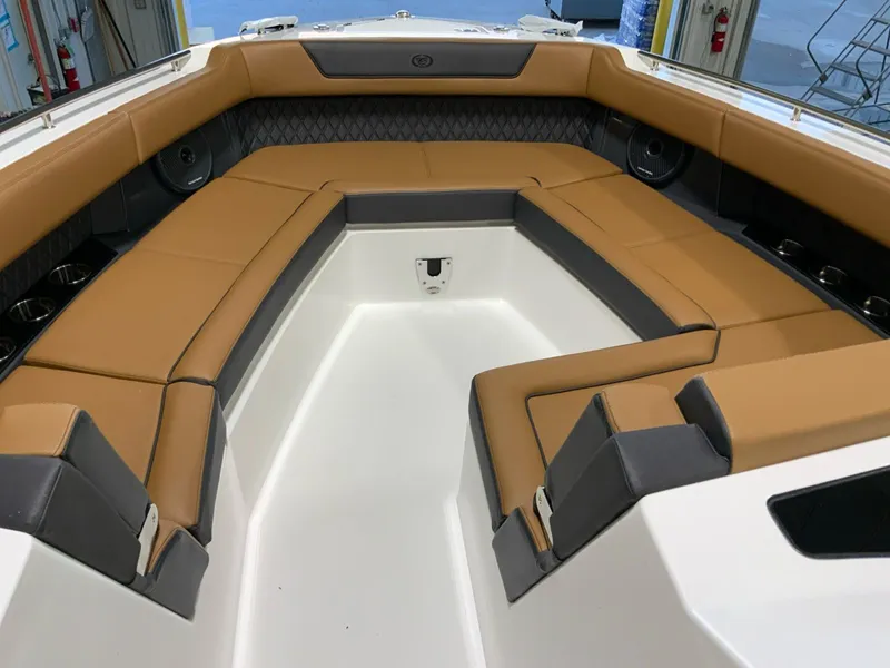 Slide: The Image of Cobalt R35 Surf 2026 - 23