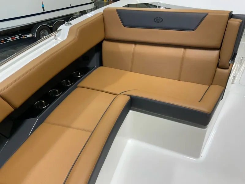 Slide: The Image of Cobalt R35 Surf 2026 - 25