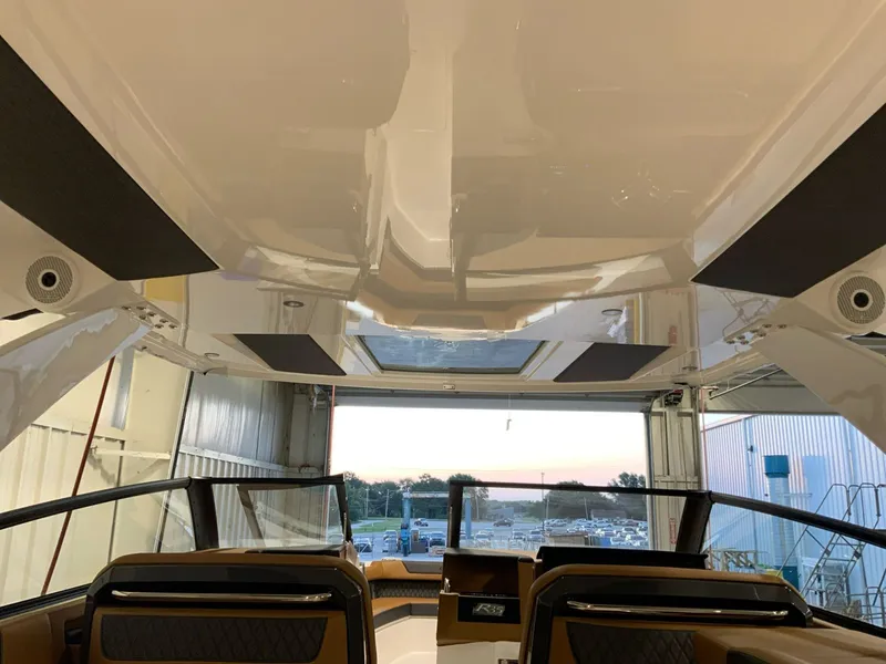 Slide: The Image of Cobalt R35 Surf 2026 - 27