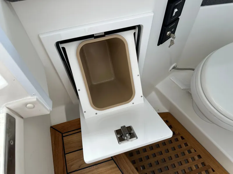 Slide: The Image of Cobalt R35 Surf 2026 - 31