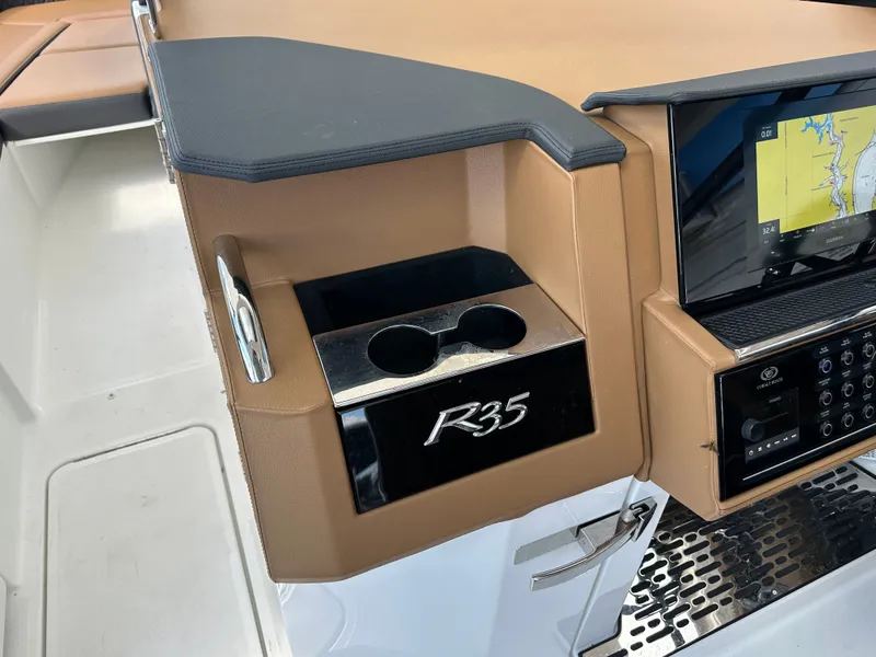 Slide: The Image of Cobalt R35 Surf 2026 - 33