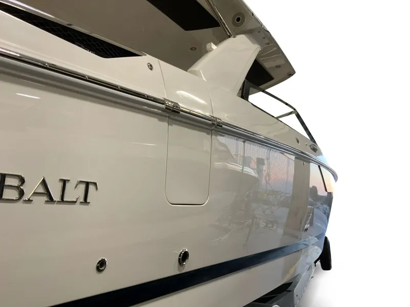 Slide: The Image of Cobalt R35 Surf 2026 - 6