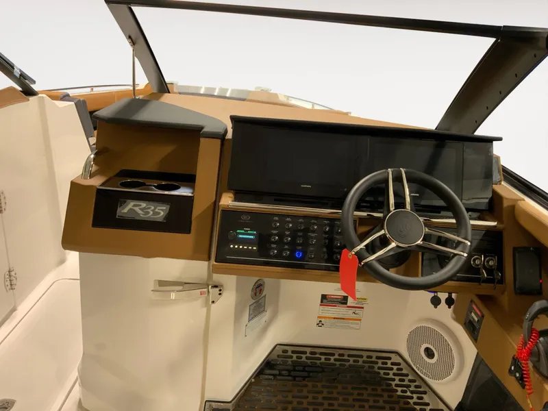 Slide: The Image of Cobalt R35 Surf 2026 - 9