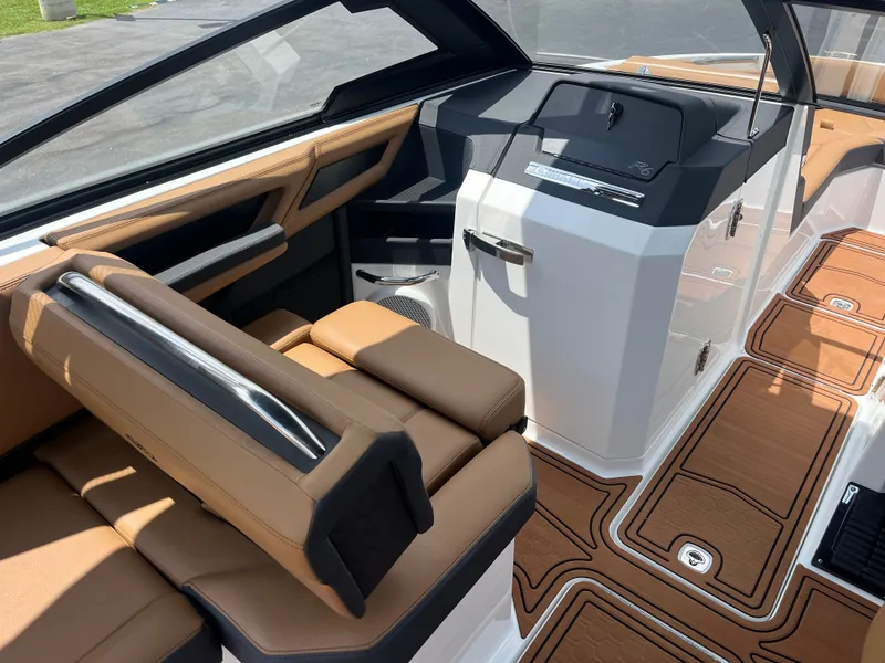 Slide: The Image of Cobalt R6 Surf 2026 - 8