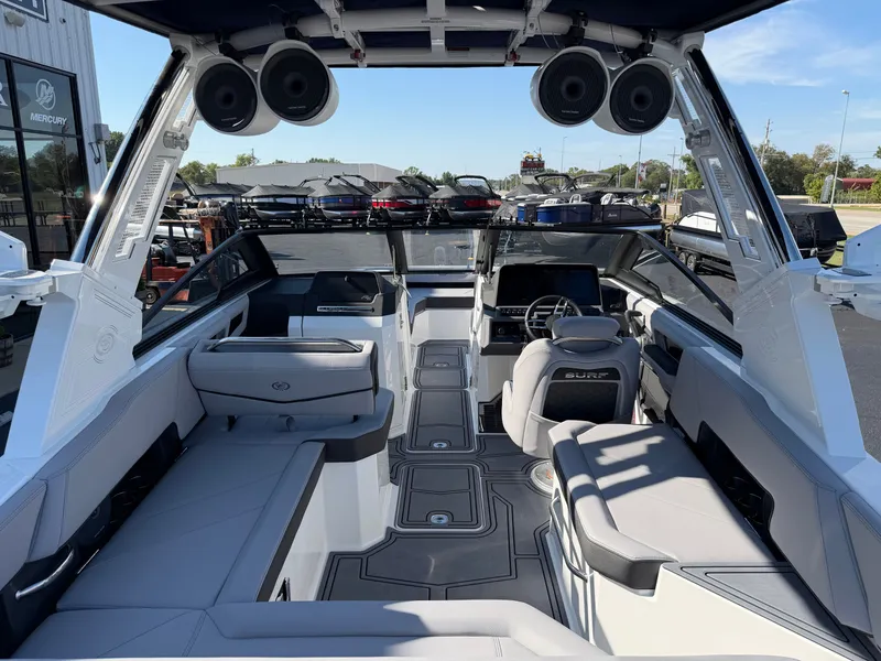 Slide: The Image of Cobalt R6 Surf 2026 - 11