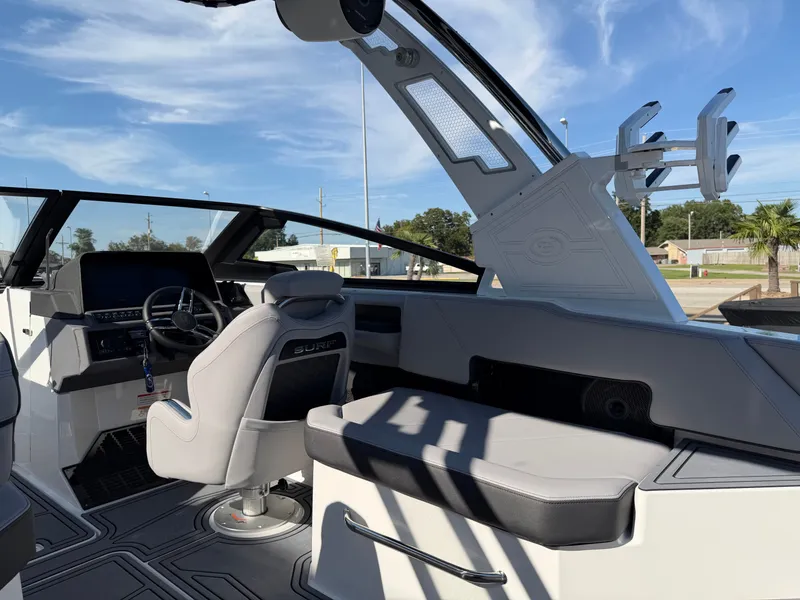 Slide: The Image of Cobalt R6 Surf 2026 - 13