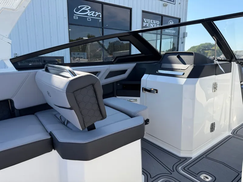 Slide: The Image of Cobalt R6 Surf 2026 - 15