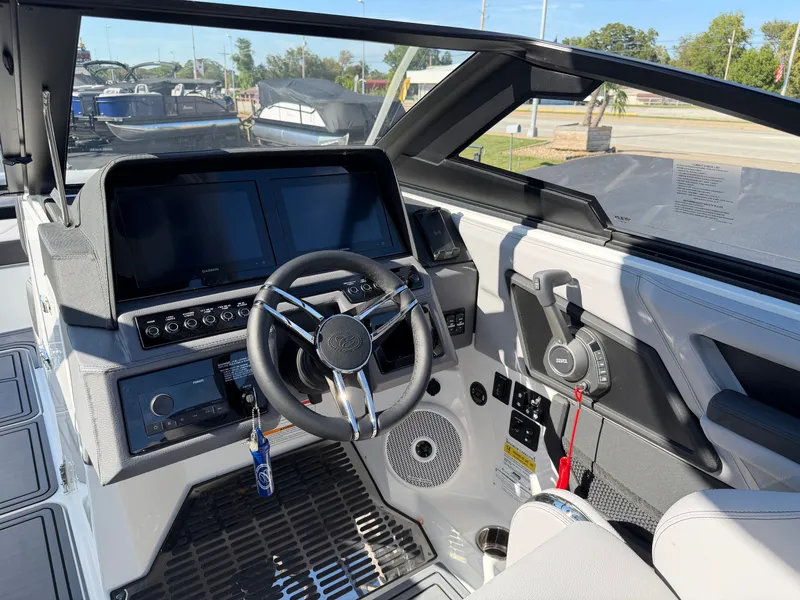 Slide: The Image of Cobalt R6 Surf 2026 - 16