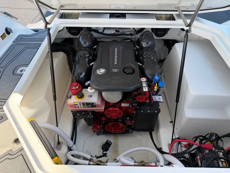 Slide: The Image of Cobalt R6 Surf 2026 - 24