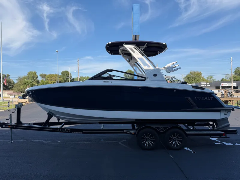 Slide: The Image of Cobalt R6 Surf 2026 - 5