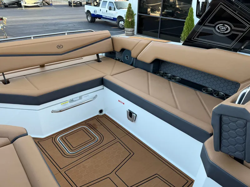 Slide: The Image of Cobalt R8 Surf 2026 - 12