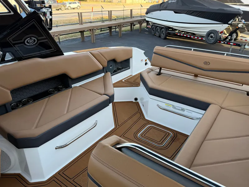 Slide: The Image of Cobalt R8 Surf 2026 - 13