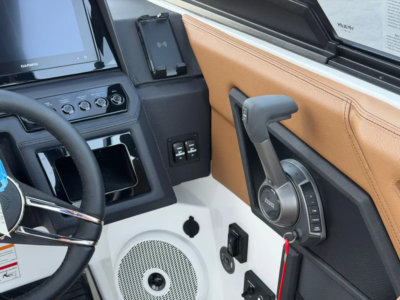 Slide: The Image of Cobalt R8 Surf 2026 - 16