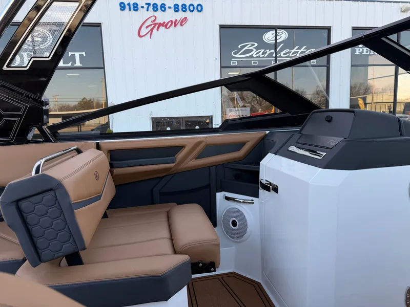 Slide: The Image of Cobalt R8 Surf 2026 - 18