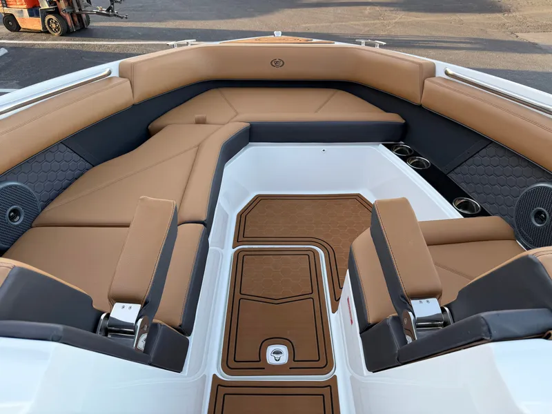 Slide: The Image of Cobalt R8 Surf 2026 - 21