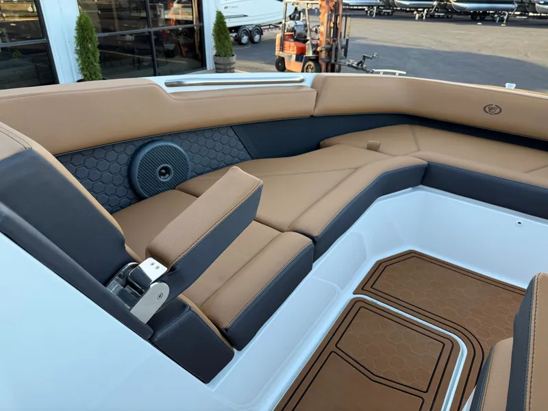 Slide: The Image of Cobalt R8 Surf 2026 - 22