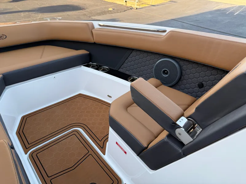 Slide: The Image of Cobalt R8 Surf 2026 - 23