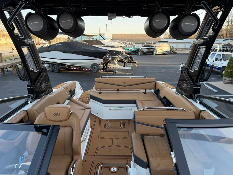 Slide: The Image of Cobalt R8 Surf 2026 - 25