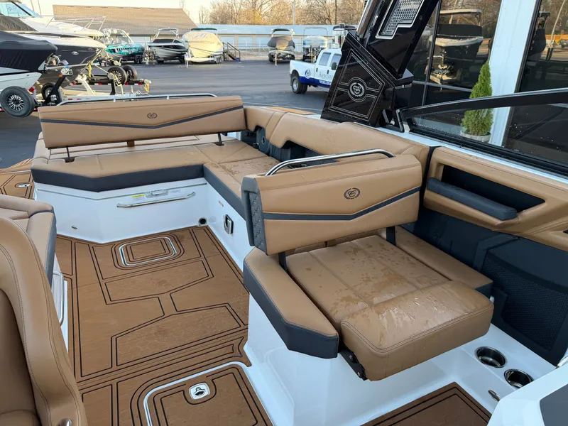 Slide: The Image of Cobalt R8 Surf 2026 - 27