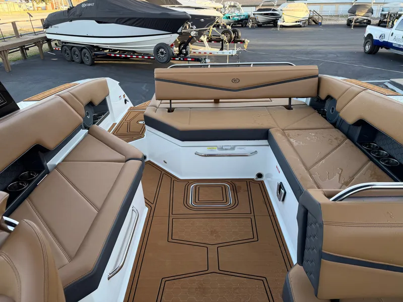 Slide: The Image of Cobalt R8 Surf 2026 - 28