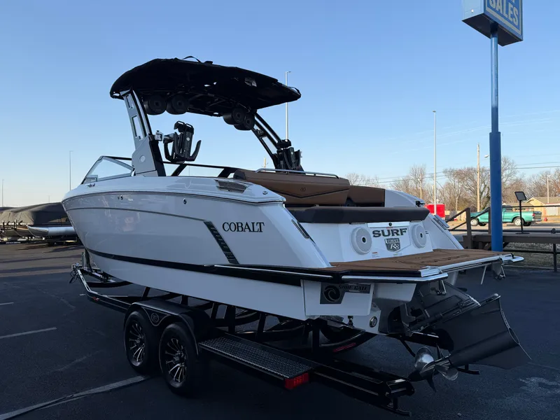 Slide: The Image of Cobalt R8 Surf 2026 - 6