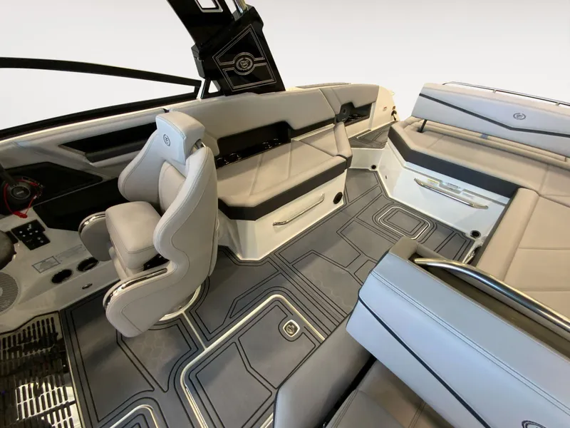 Slide: The Image of Cobalt R8 Surf 2026 - 15