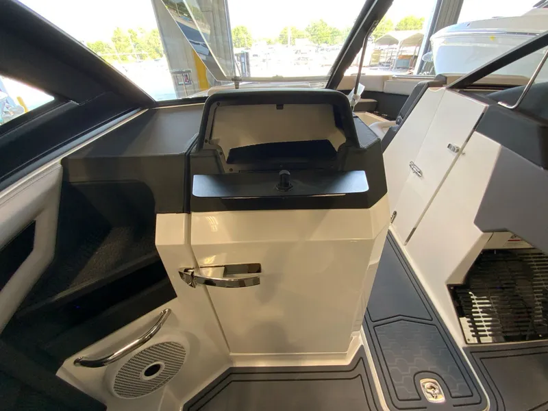 Slide: The Image of Cobalt R8 Surf 2026 - 18