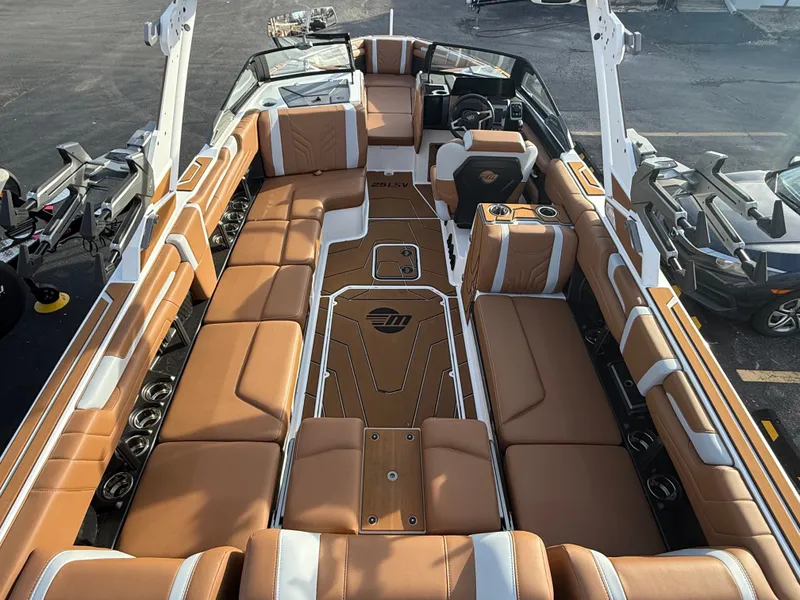 Slide: The Image of Malibu Wakesetter 25 LSV 2026 - 12