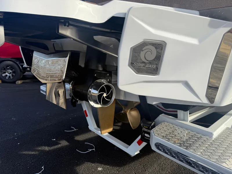 Slide: The Image of Malibu Wakesetter 25 LSV 2026 - 9