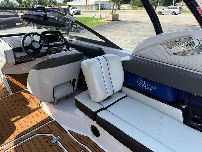 Slide: The Image of Nautique G25 2015 - 12