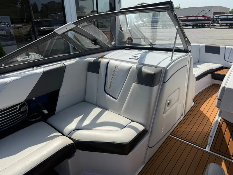 Slide: The Image of Nautique G25 2015 - 18