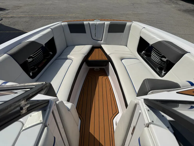Slide: The Image of Nautique G25 2015 - 20