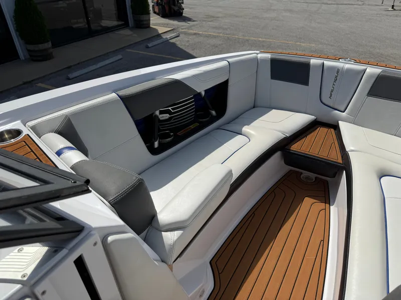 Slide: The Image of Nautique G25 2015 - 21