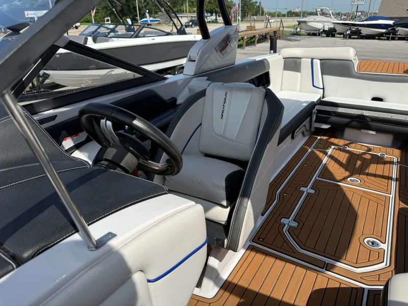 Slide: The Image of Nautique G25 2015 - 24