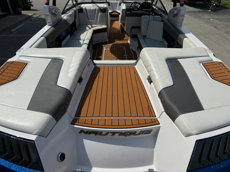 Slide: The Image of Nautique G25 2015 - 9